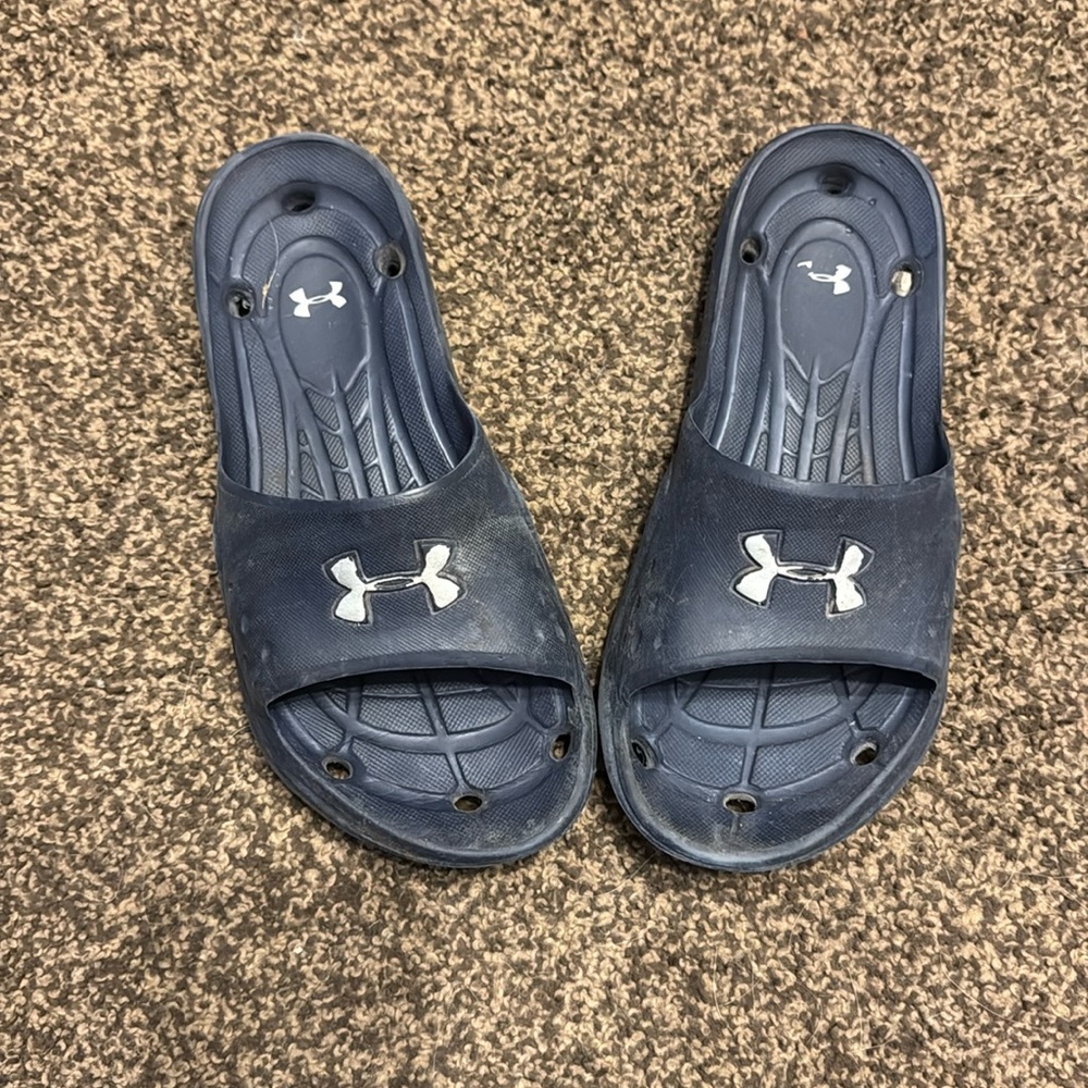 WOMENS UNDER ARMOR RUBBER SLIDES